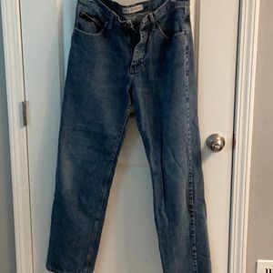 Men’s Lee relaxed fit.